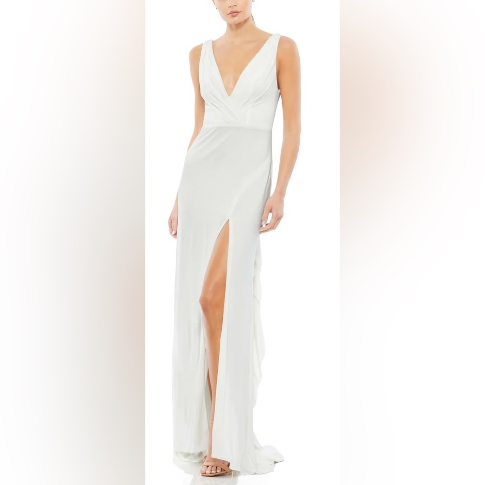👗 NWT! Mac Duggal White Jersey Sleeveless Gown